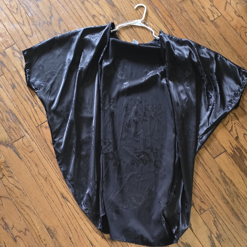 Elegant Black Kimono-Style Top